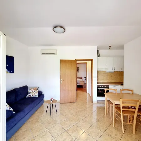 Apartments Iskra Duce Exterior photo