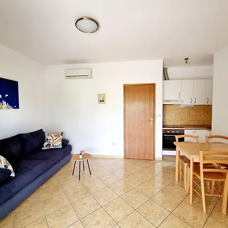 Apartments Iskra Duce Exterior photo