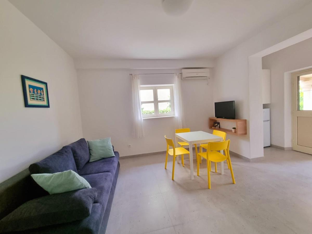 Iskra Apartment