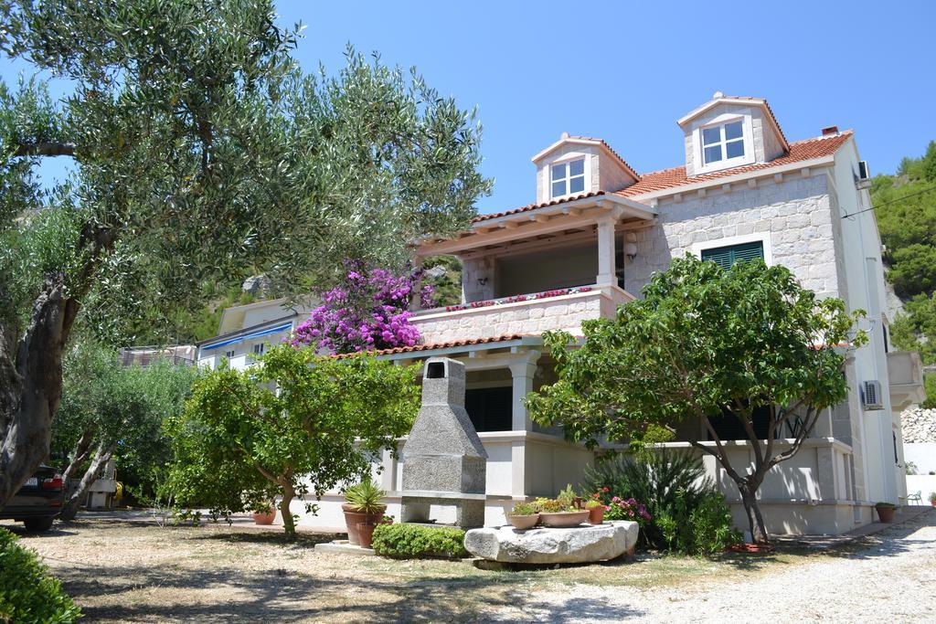 Iskra Apartment
